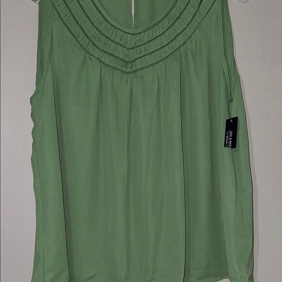 Zac & Rachel Green Pleated Blouse - Picture 7 of 11